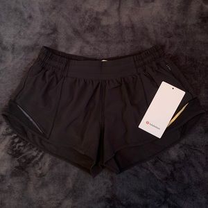 NWT Lululemon hotty hot 2.5”
